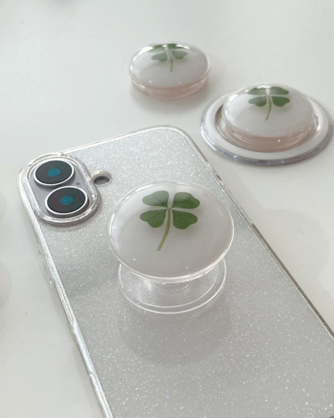 Clover pop socket