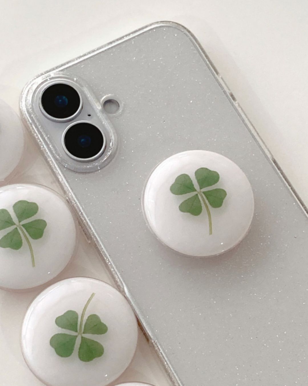 Clover pop socket