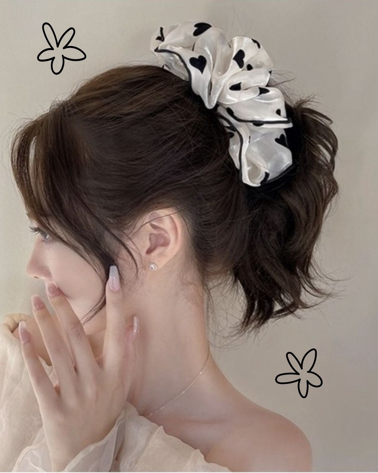 KEiKI Heart Glow Piping Scrunchie