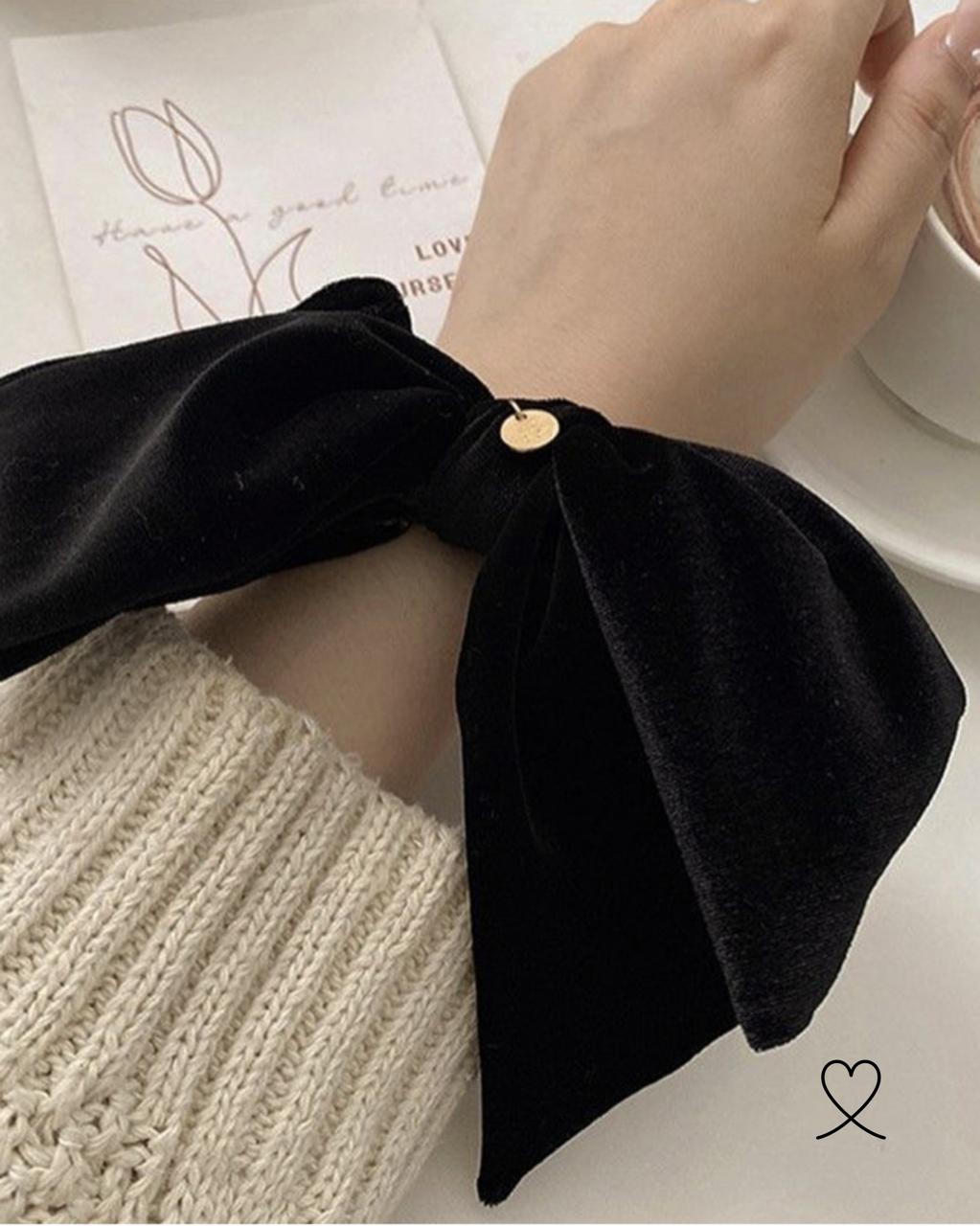 KEiKI Velvet Ribbon Scrunchie